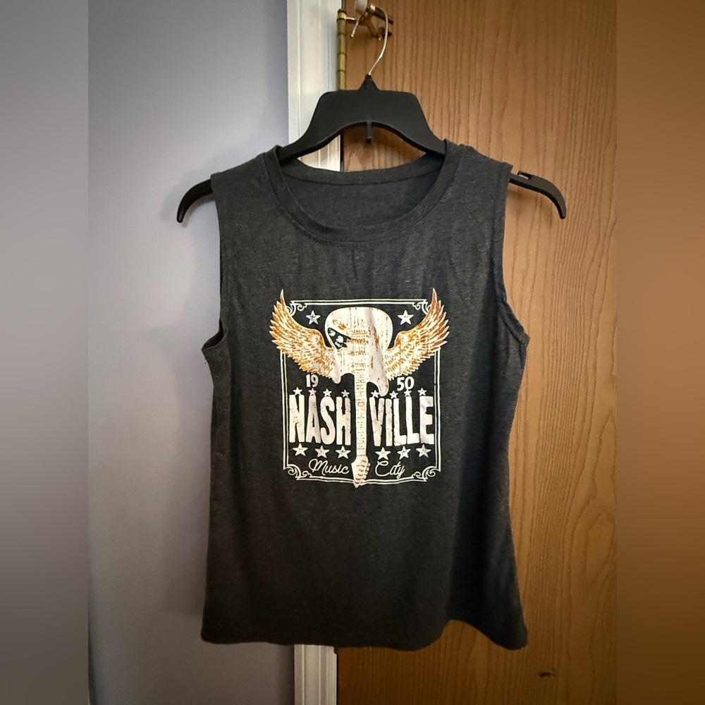 Nashville Graphic Women's Gray Sleeveless Tee